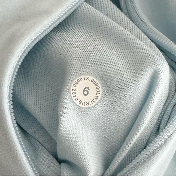 Define Cropped Jacket
Nulu - Picture 3 of 3